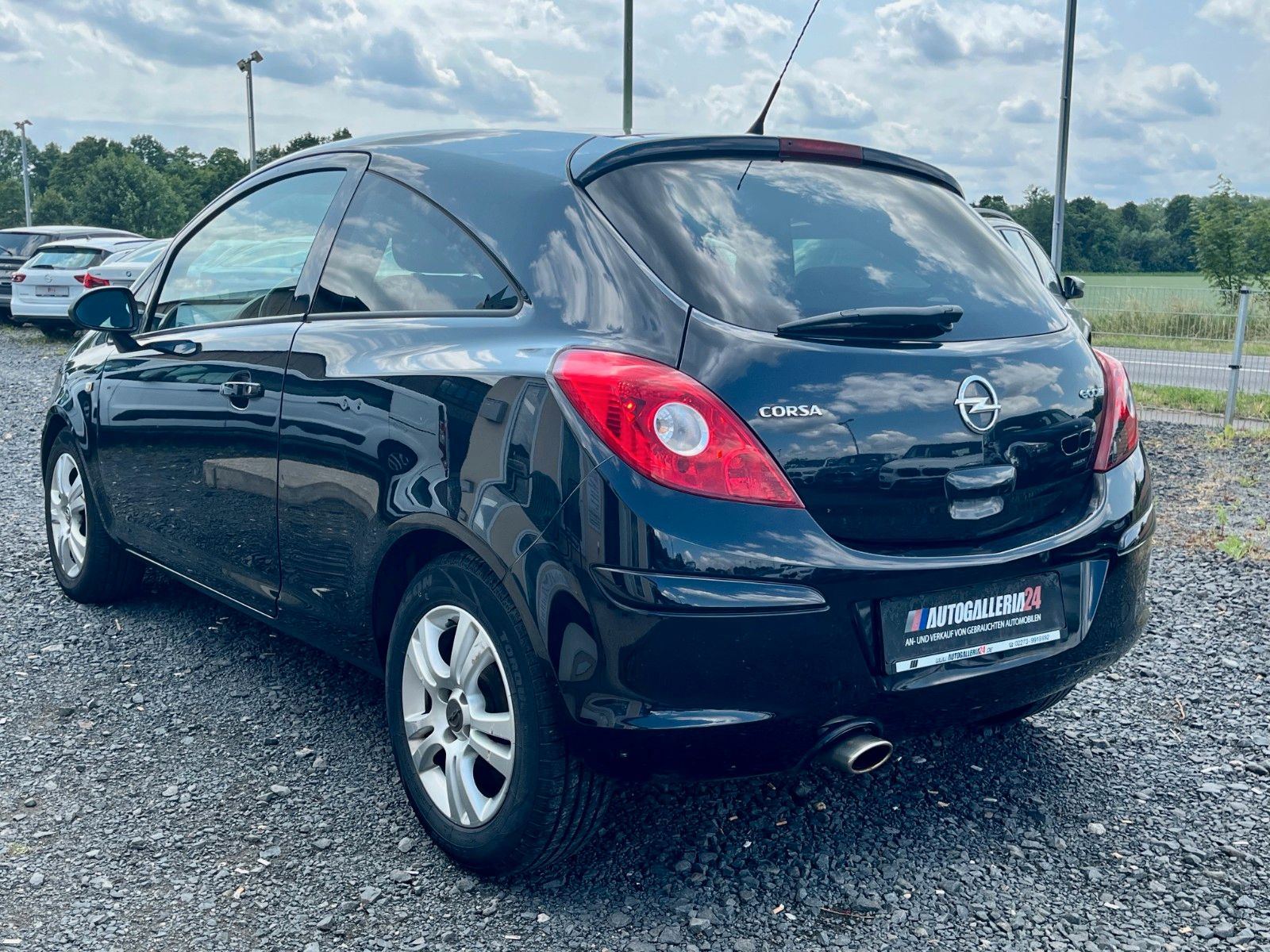 Fahrzeugabbildung Opel Corsa D Satellite 1.2 Klima 2.HAND TÜV 05/2026