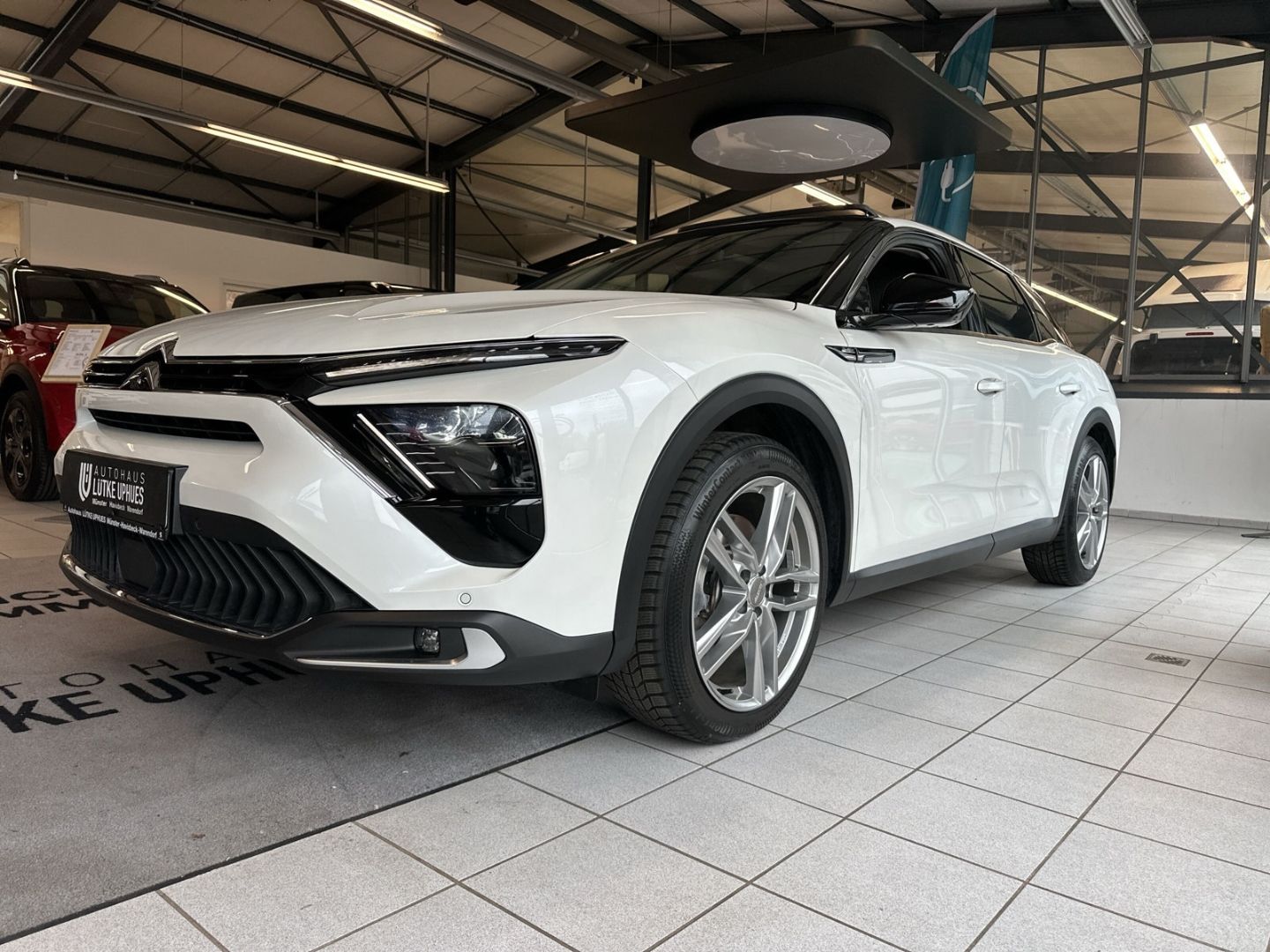 Fahrzeugabbildung Citroën C5X Plug-in 225 EAT8 Shine Pack Navi Panodach