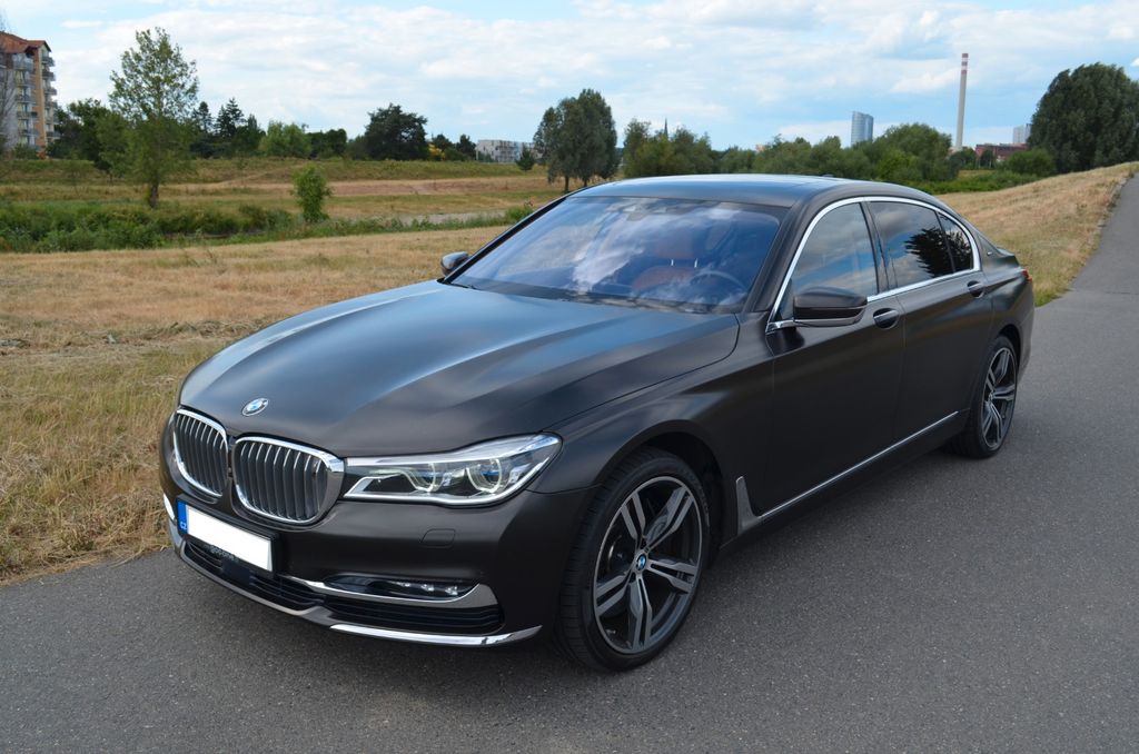 Image of BMW 760
