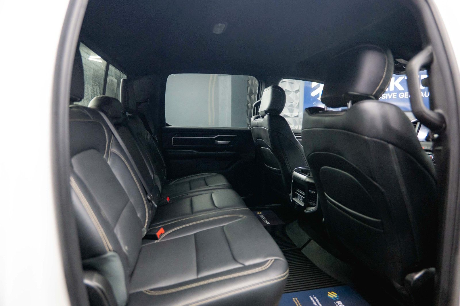 Fahrzeugabbildung Dodge RAM 5.7 V8 HEMI 4x4 OFFROAD Night-Paket *GEN 5*