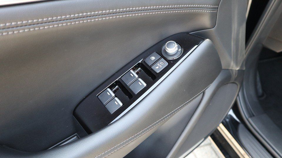 Fahrzeugabbildung Mazda 6 Exclusive-Line G-194 AT NAVI ACAA 360° MATRIX