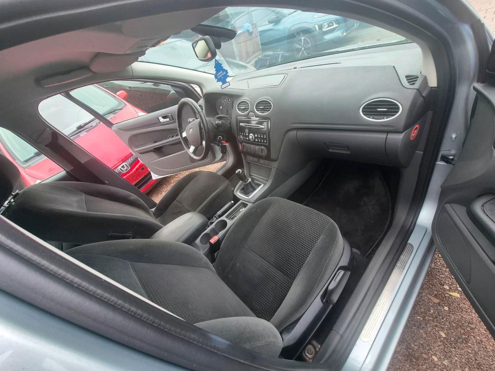 Ford Focus 2008 — photo 11