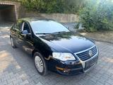 Volkswagen Passat Lim. Trendline. TÜV ist neu.kette ist neu - VW Passat Gebrauchtwagen in Dortmund