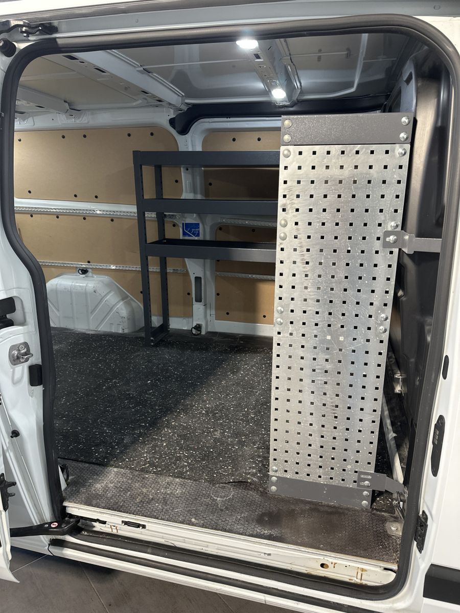Fahrzeugabbildung Ford Transit Custom 300 L2H1 NAV+SHZ+PP+SORTIMO+KAMER