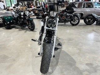 Fahrzeugabbildung Harley-Davidson Sportster XL1200C Custom Finanzierung ab 4,99%