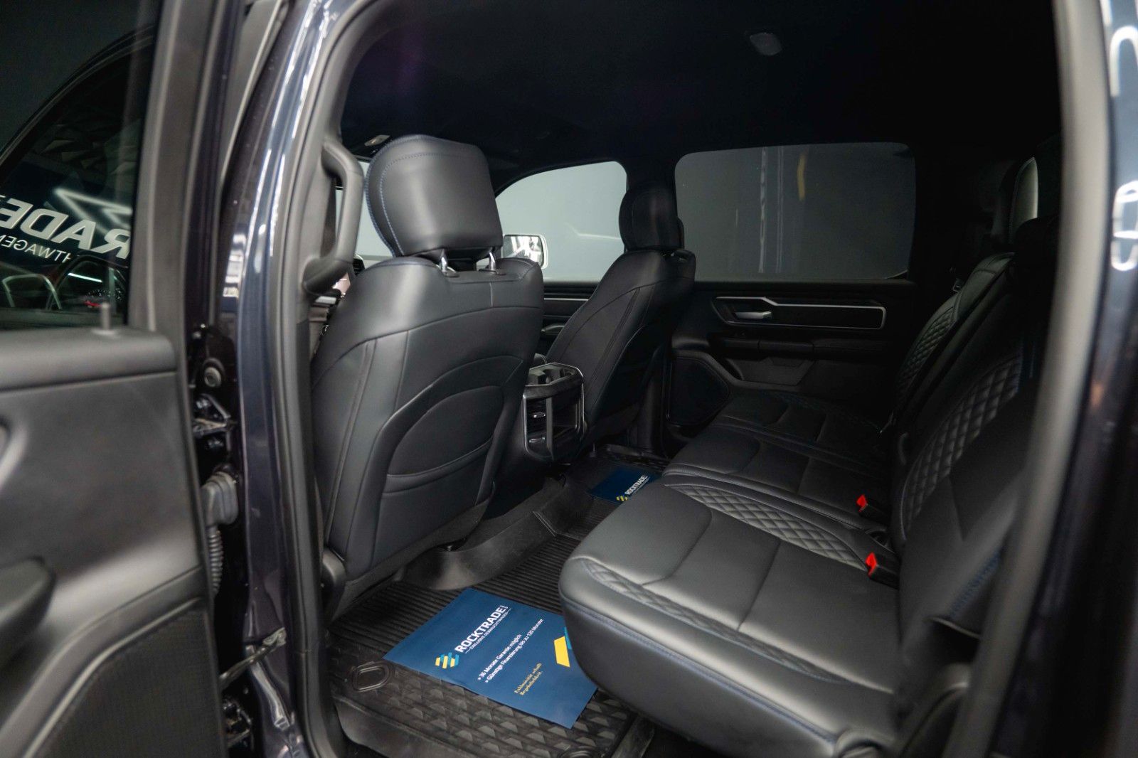 Fahrzeugabbildung Dodge RAM 5.7 V8 HEMI 4x4 OFFROAD Night Limited 19%