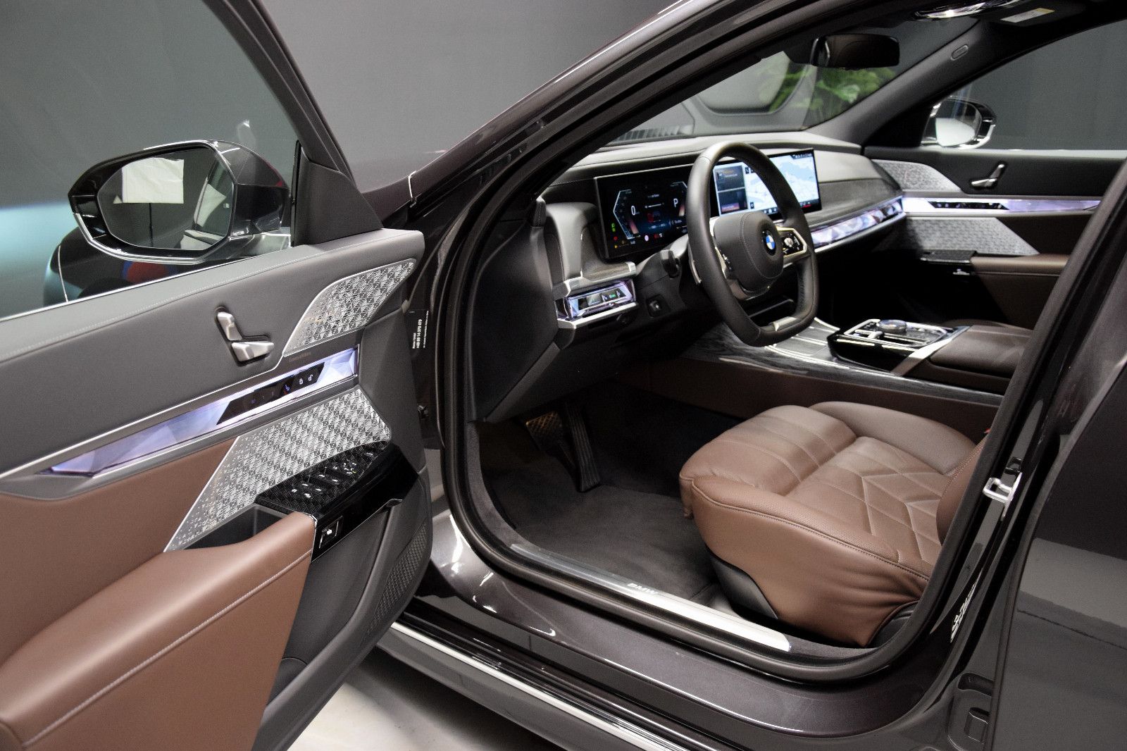 Fahrzeugabbildung BMW 740 d xDrive Kristall Panorama TV Bowers & Wilki