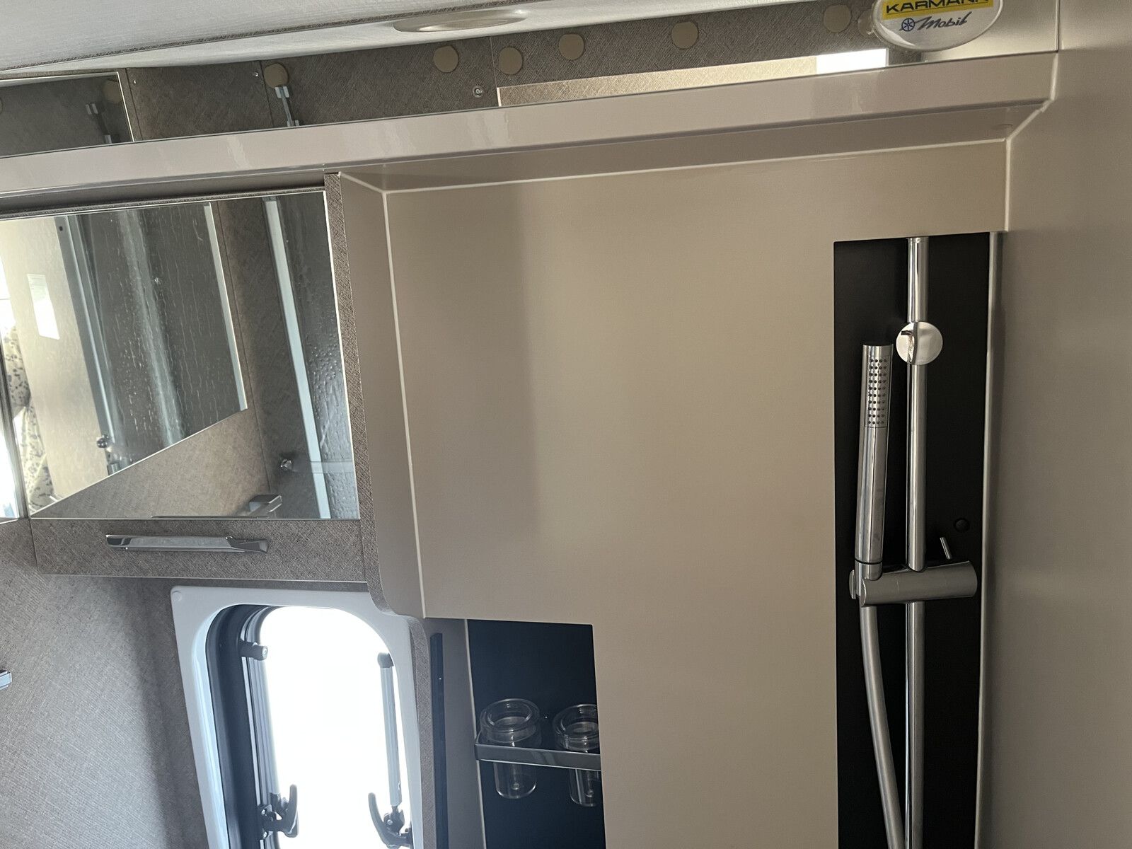 Fahrzeugabbildung Karmann Davis Lifestyle DA 590 LS Markise und Automatik