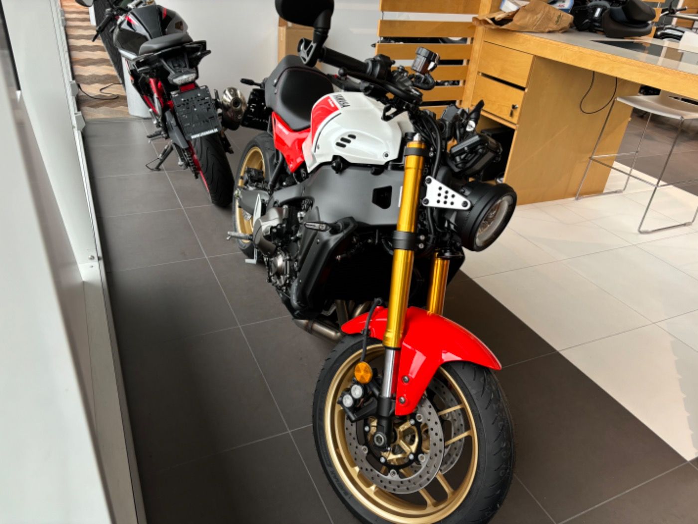 Fahrzeugabbildung Yamaha XSR 900 Modell 2024 Tageszulassung