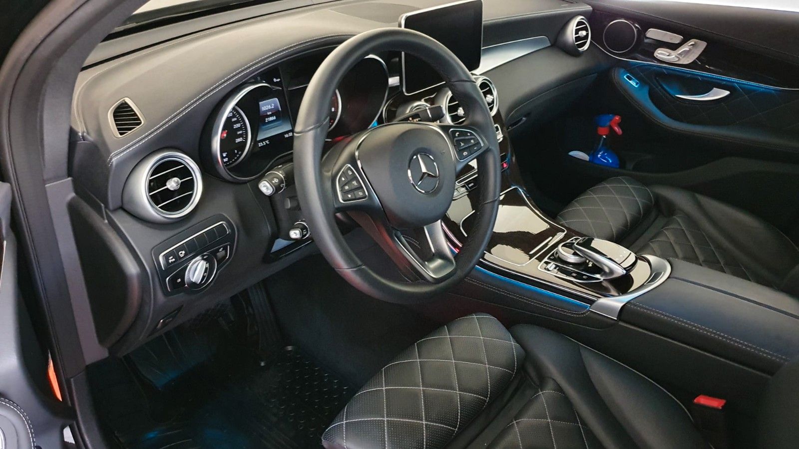 MERCEDES-BENZ GLC 300 4MATIC Coupé Autom. -