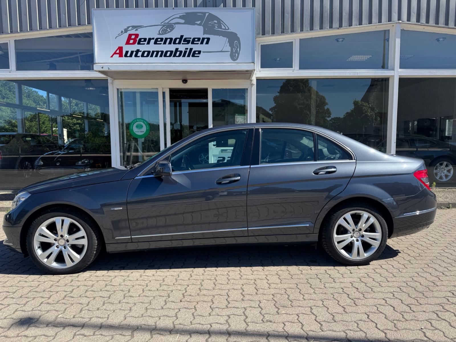 Mercedes-Benz C 180 CGI BlUEEFFICIENCY/TEMPO/AHK/SITZHZG.