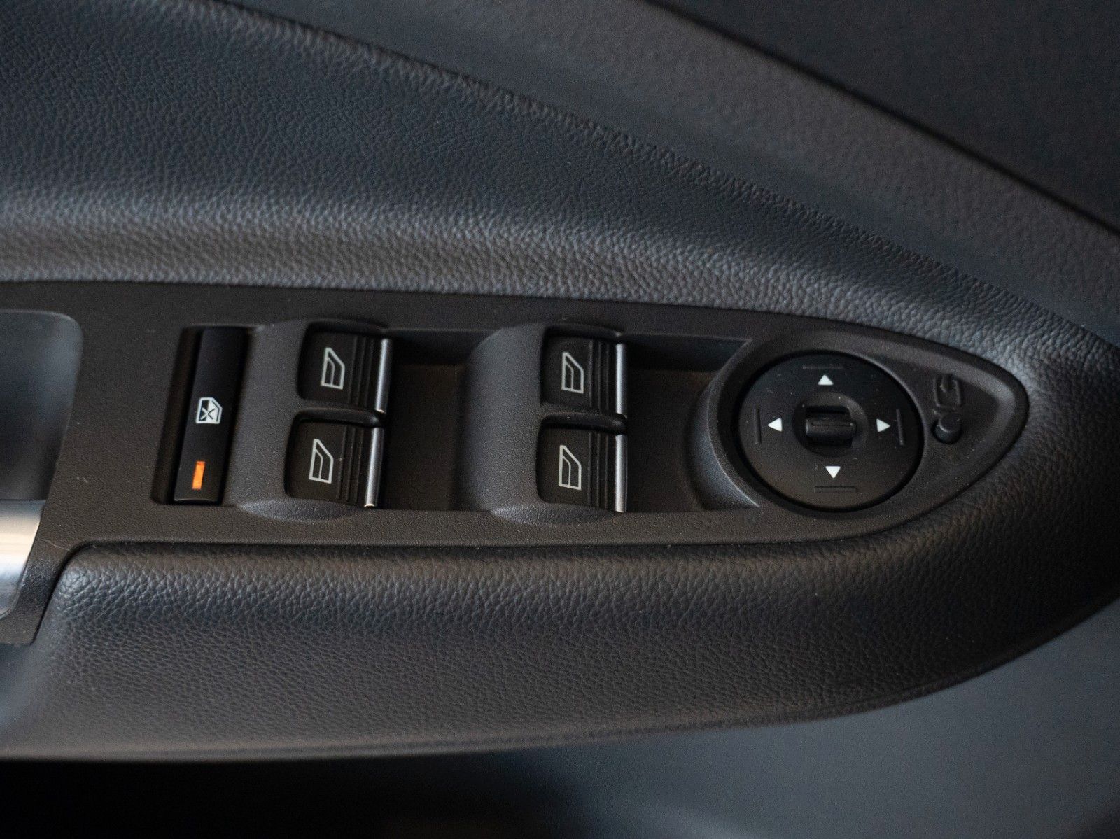 Fahrzeugabbildung Ford Kuga ST-Line AUTOM./ALLRAD/WINTER-P./NAVI