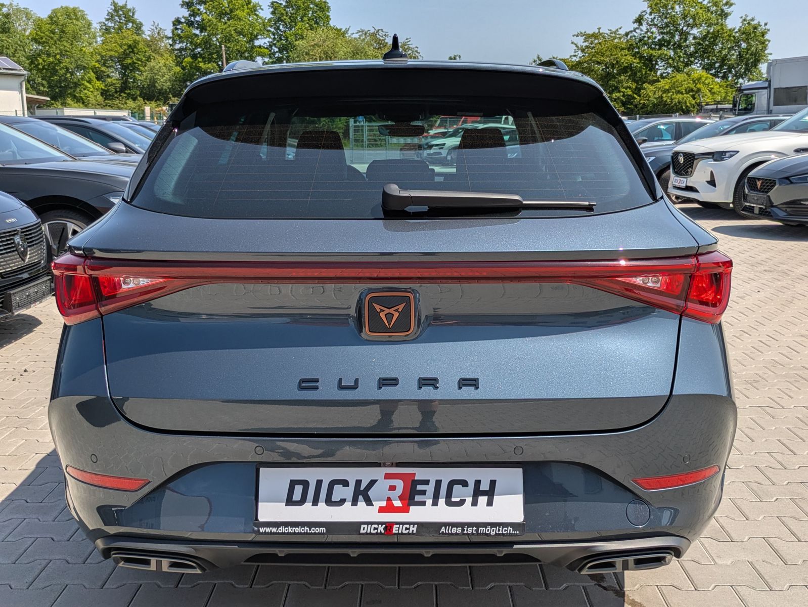 Fahrzeugabbildung CUPRA Leon 1.5 eTSI DSG MATRIX-LED*ACC*APP*KAMERA*18"