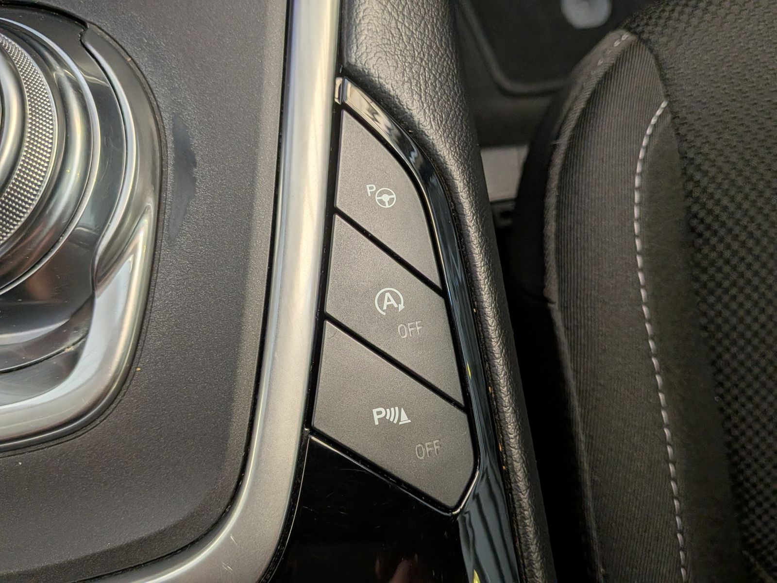 Fahrzeugabbildung Ford S-MAX 2.0 Aut. Titanium*LED*CAM*ACC*AHK*7-SITZE