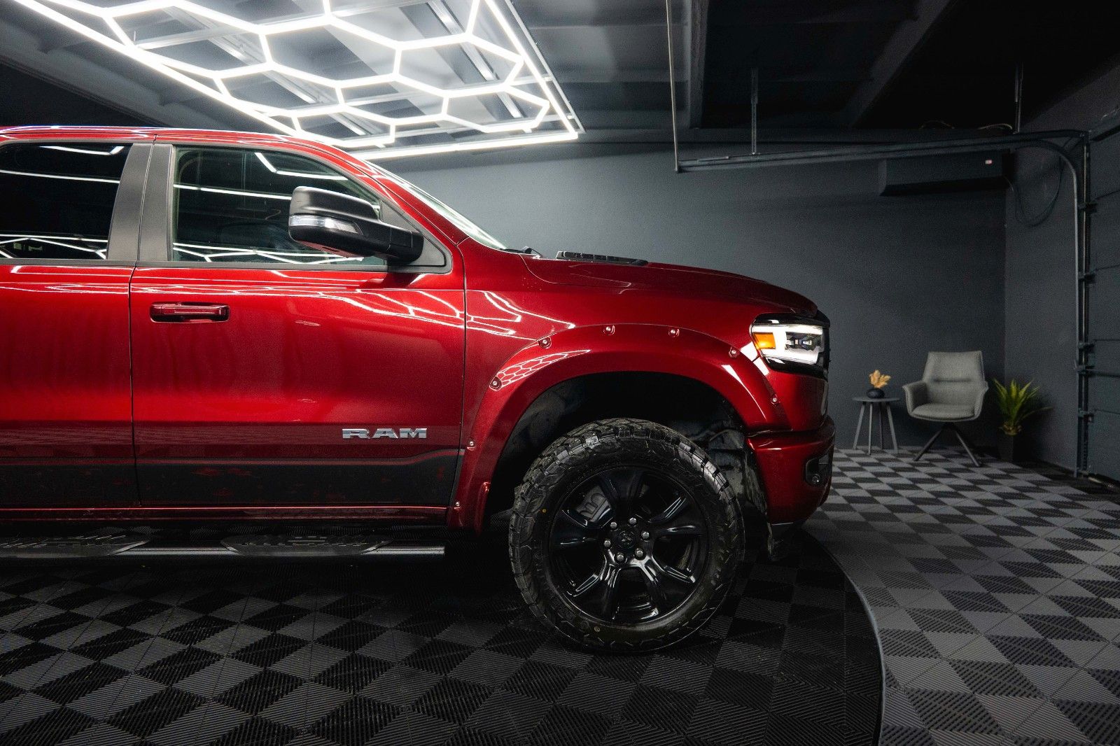 Fahrzeugabbildung Dodge RAM 5.7 V8 HEMI 4x4 OFFROAD Night Limited LONG