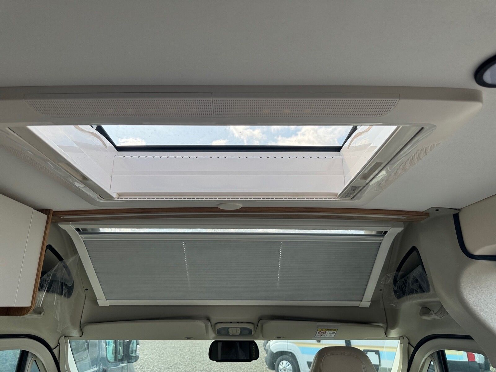 Fahrzeugabbildung Karmann Dexter DE 580 140 PS und Concept Paket