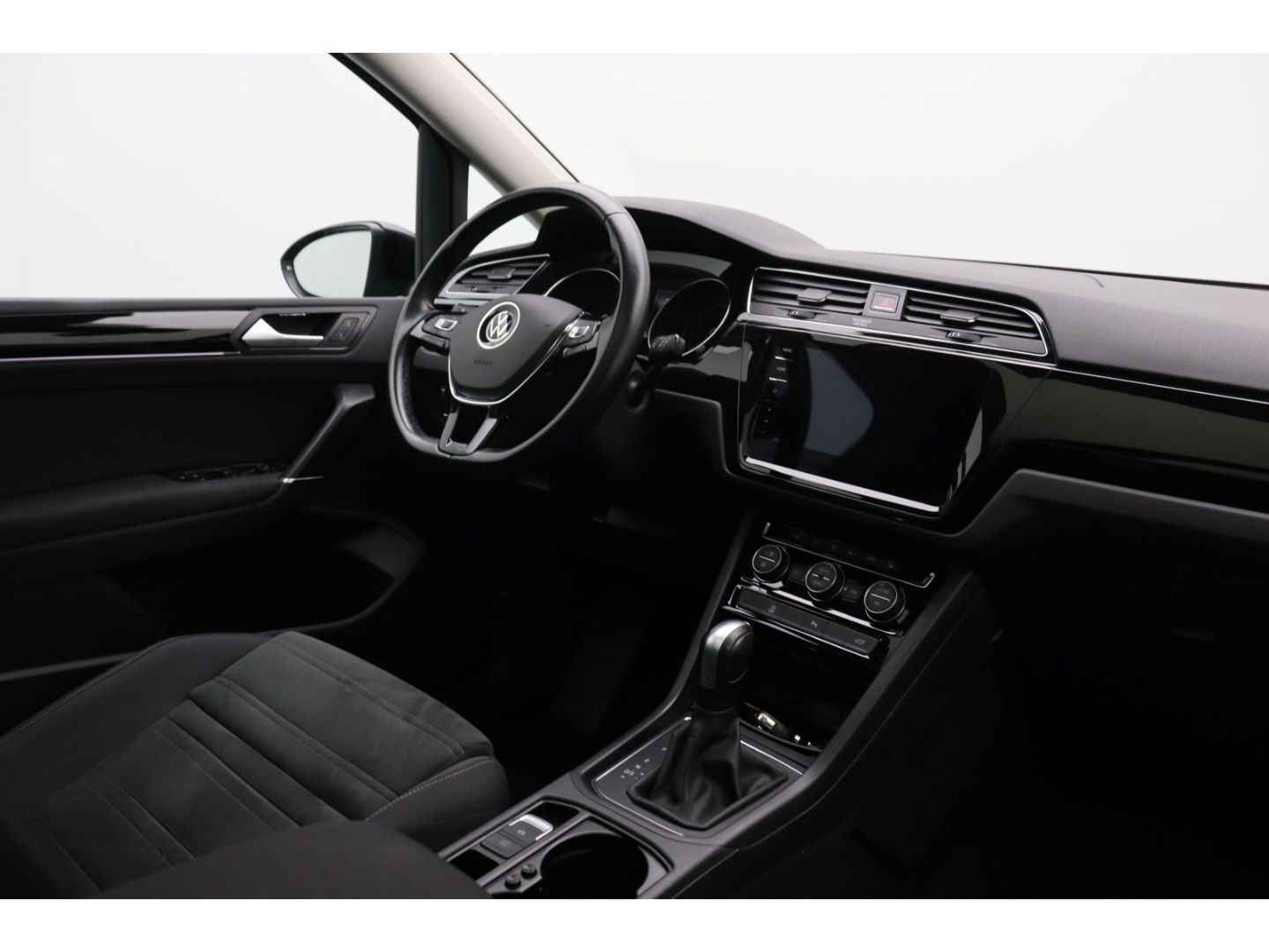 Fahrzeugabbildung Volkswagen Touran Comfortline BMT Start-Stop AHK schwenkbar