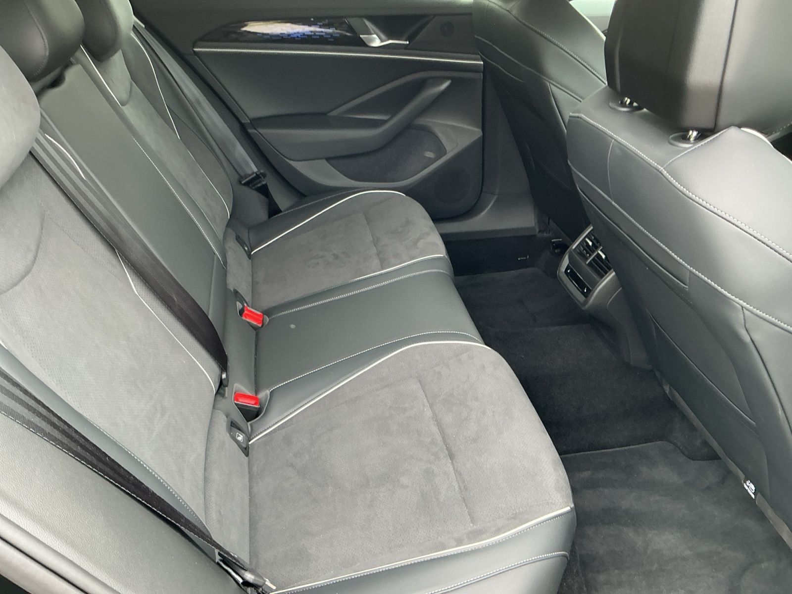 Volkswagen Passat Variant - Bild 16