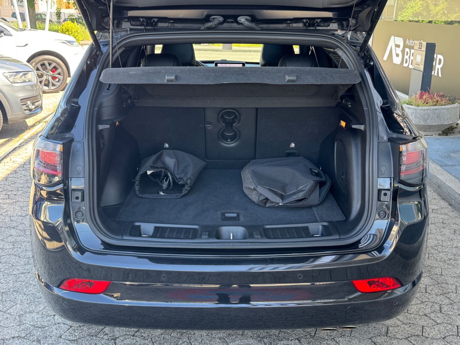 Fahrzeugabbildung Jeep Compass S Plug-In Hybrid 4WD/360°Cam/Leder/Pano/