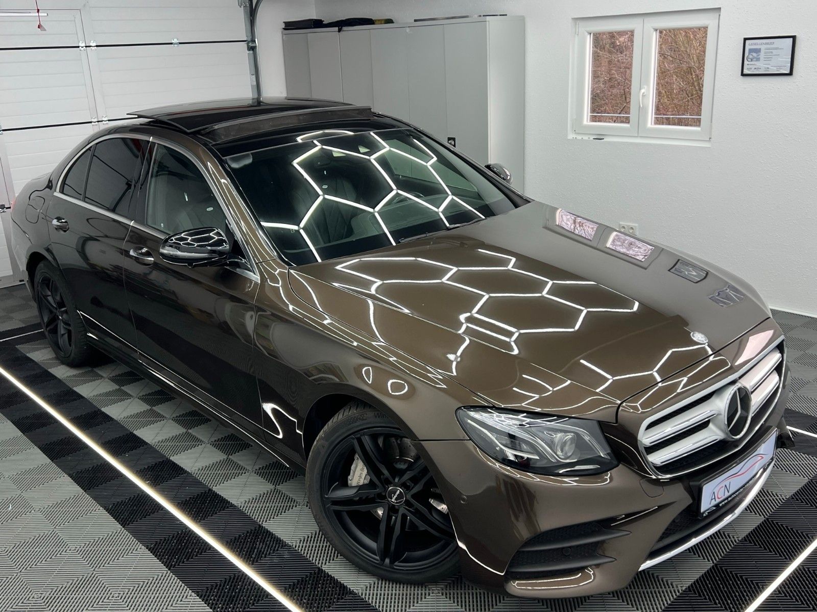 Fahrzeugabbildung Mercedes-Benz E 350 d AMG-LINE/MASSAGE/BURMESTER/DESIGNO/WIDE