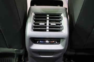 Volkswagen Tiguan 1.5 eTSI AHK StHz Panodach