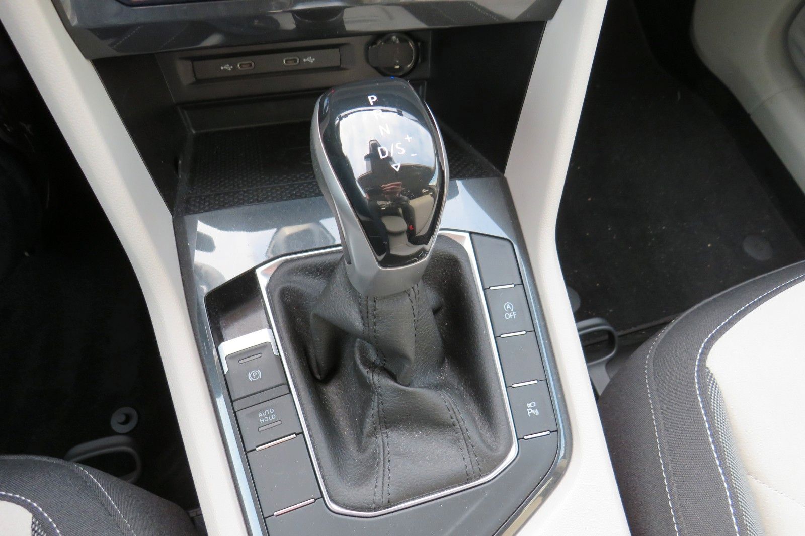 Fahrzeugabbildung Volkswagen Tiguan TSI DSG ELEGANCE 19-ZOLL MATRIX 360` 1.HD