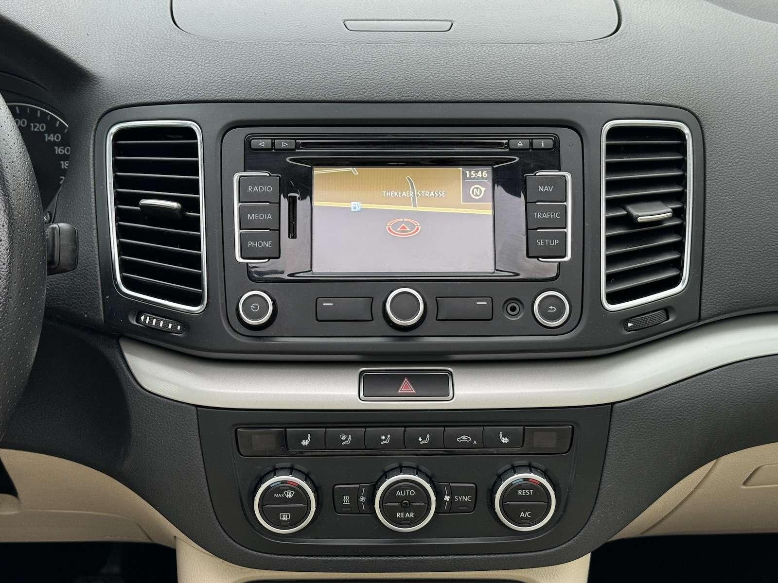 Fahrzeugabbildung SEAT Alhambra 7 Sitzer/Xenon/Navi/DAB/Pano/StandHz...