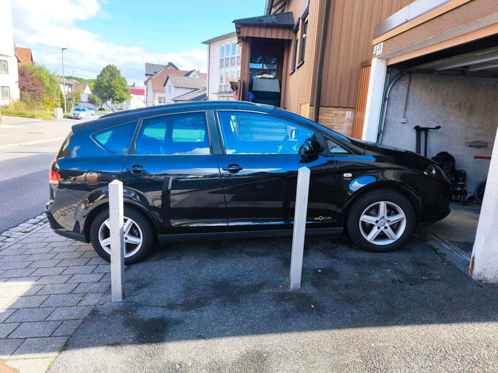 Seat Altea XL 2011 — engine 105 HP (77kW)