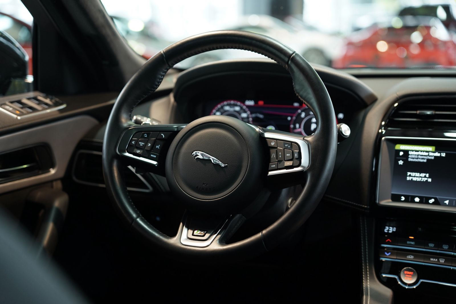 Jaguar F Pace