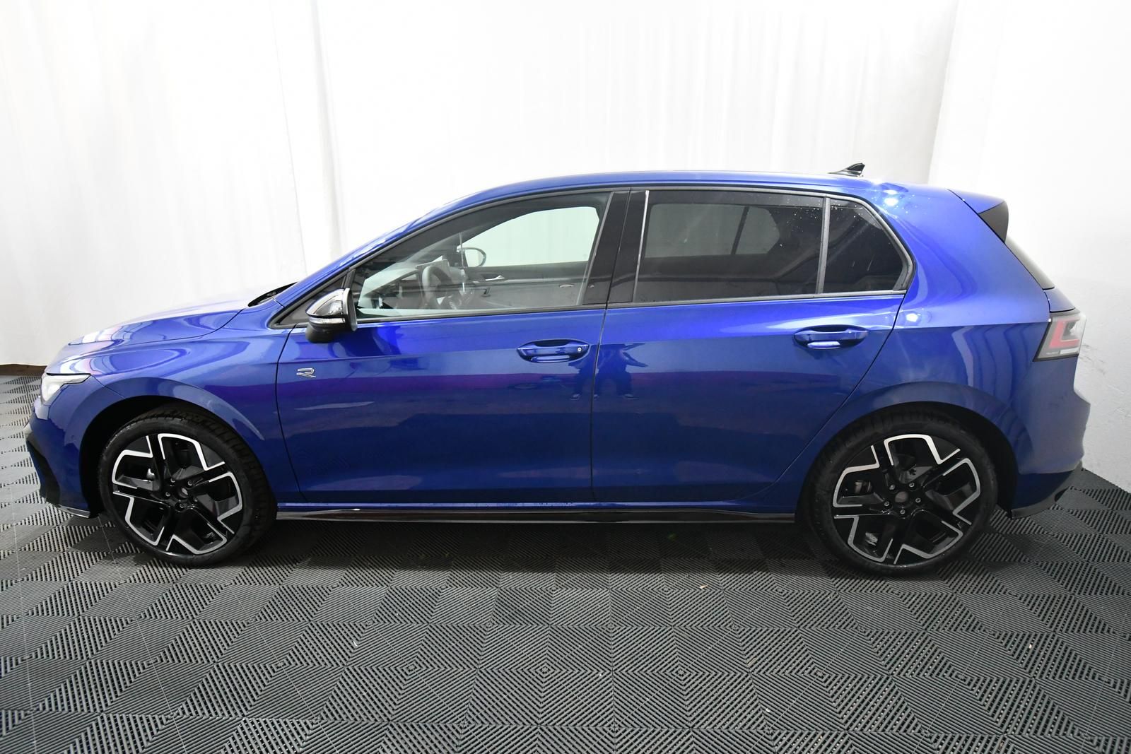 Volkswagen Golf VIII 2.0 TDI R-Line DSG7 - Navi, SH, Keyles imagem 2