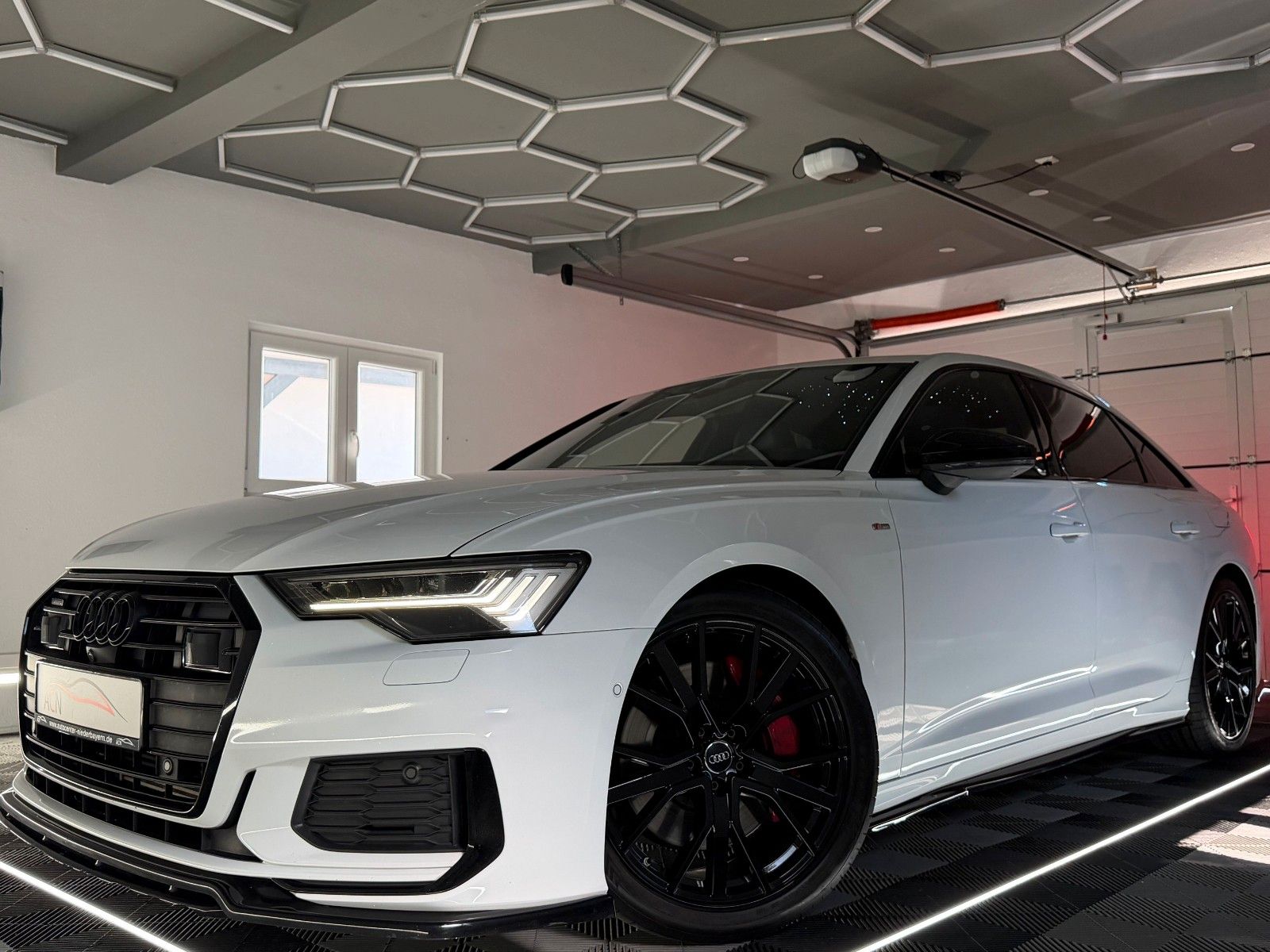 Fahrzeugabbildung Audi A6 Lim. 55 TFSI e Quattro/S6 OPTIK/STERNENHIMMEL