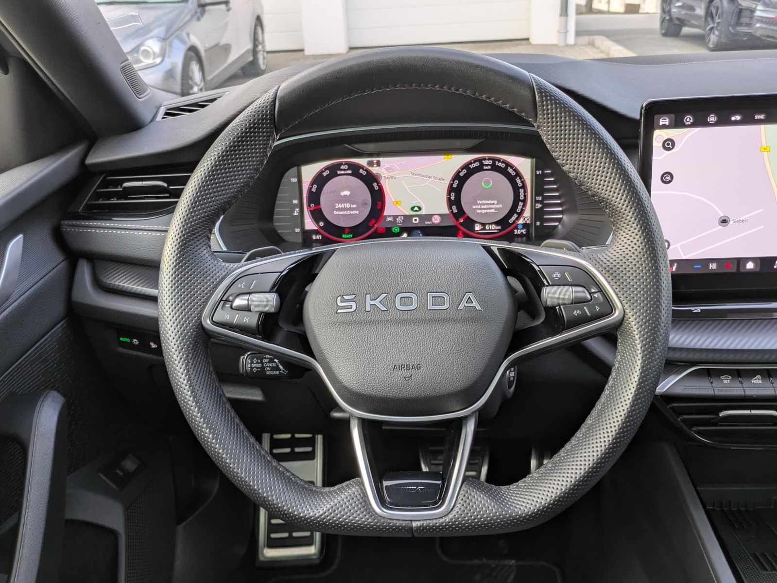 Fahrzeugabbildung SKODA Octavia 1.5 DSG Sportline PANO*MATRIX*AHK*5J.GAR