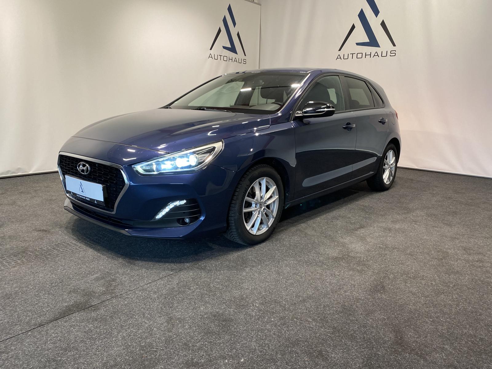 Hyundai i30 Passion + Kamera PDC Navi SHZ CarPlay LED 