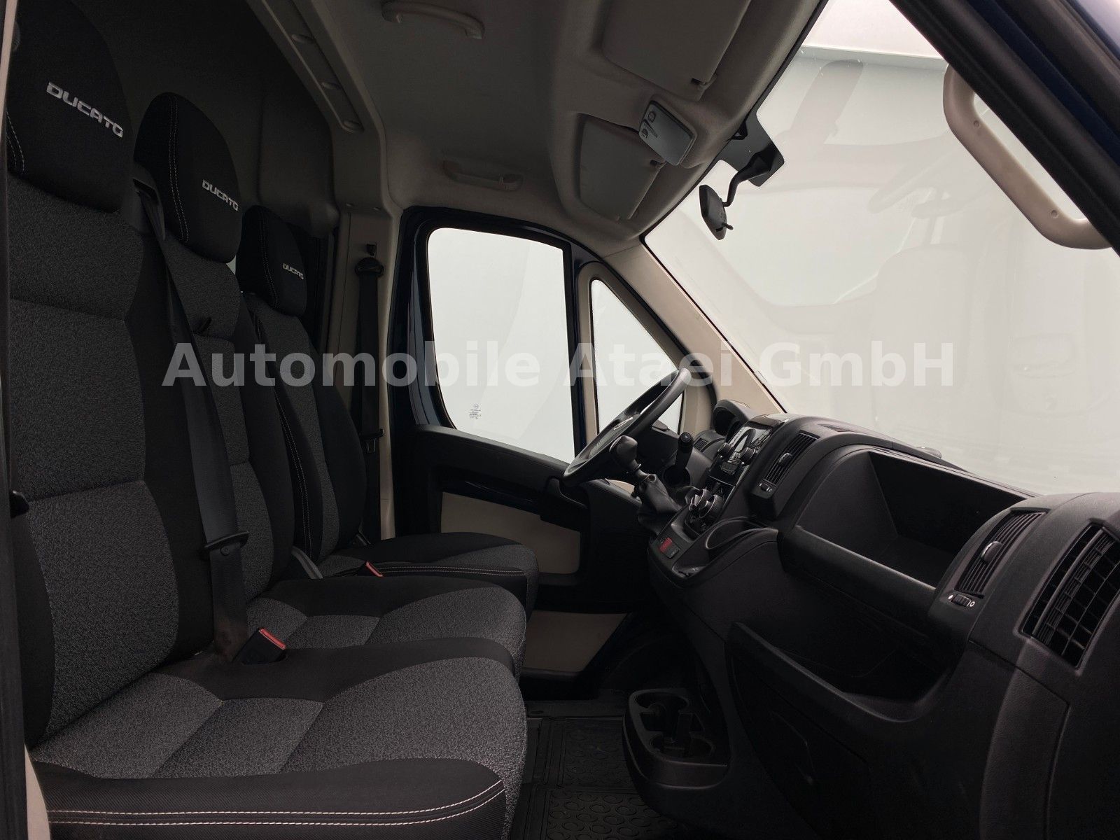 Fahrzeugabbildung Fiat Ducato 140 Erdgas Kombi MAXI 9-SITZE (4012)