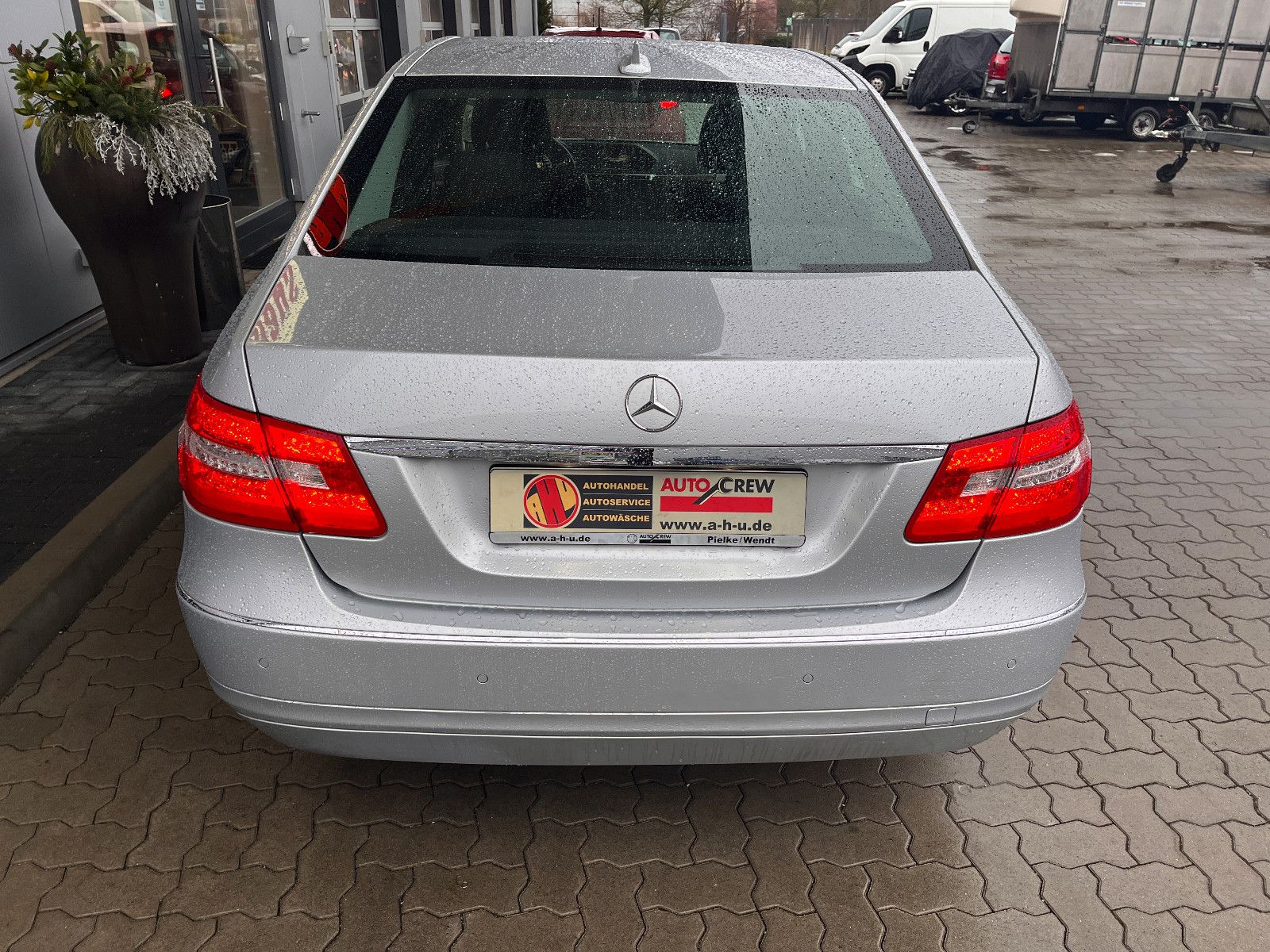 Fahrzeugabbildung Mercedes-Benz E 220 Limousine CDI BlueEfficiency Elegance