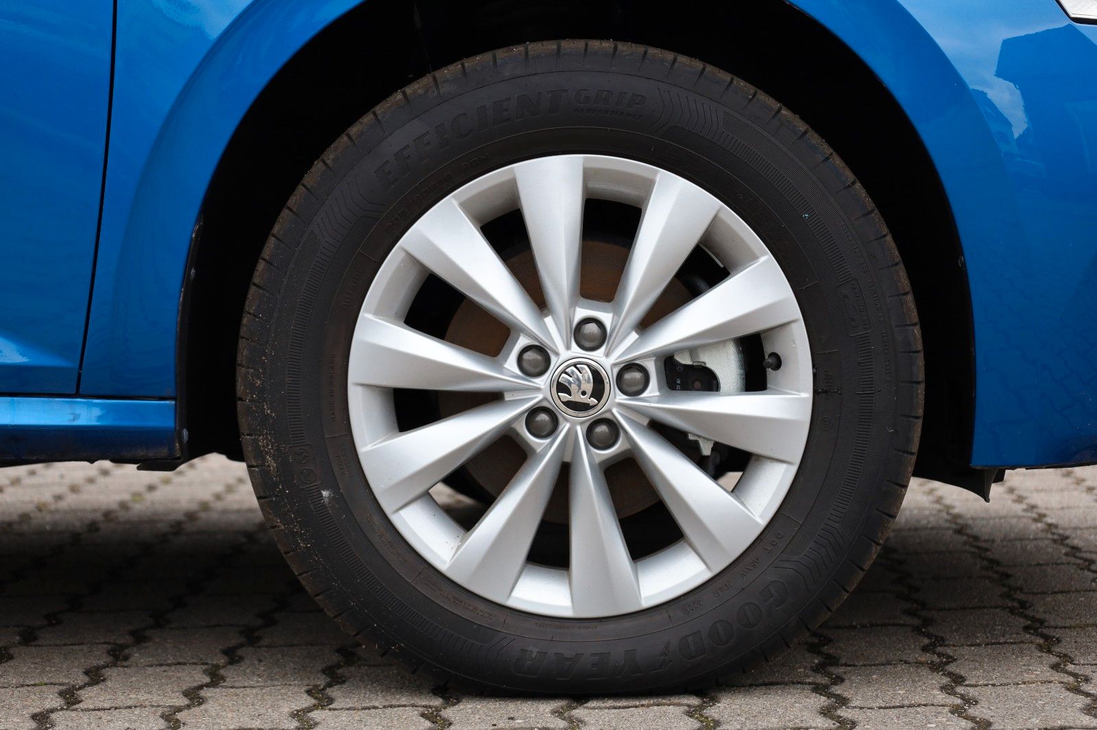 Fahrzeugabbildung SKODA Kamiq 1.0 Ambition *AHZV*5J.GAR*SHZ*Kamera