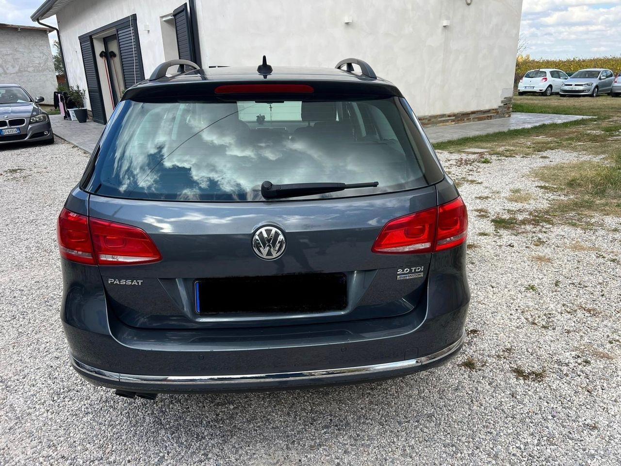Volkswagen Passat 2014 — салон