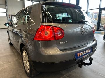 Volkswagen Golf V Lim. Tour *KLIMA*SZHZ*TEMPOMAT*AHK*