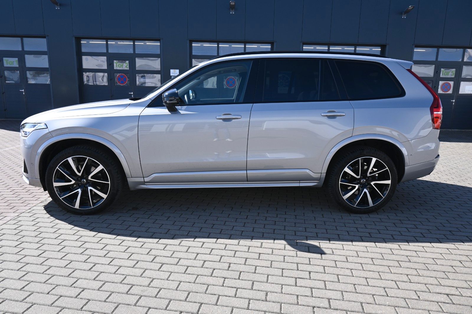 Fahrzeugabbildung Volvo XC90 B5 D AWD Dark*STDHZG*PANO*360°*