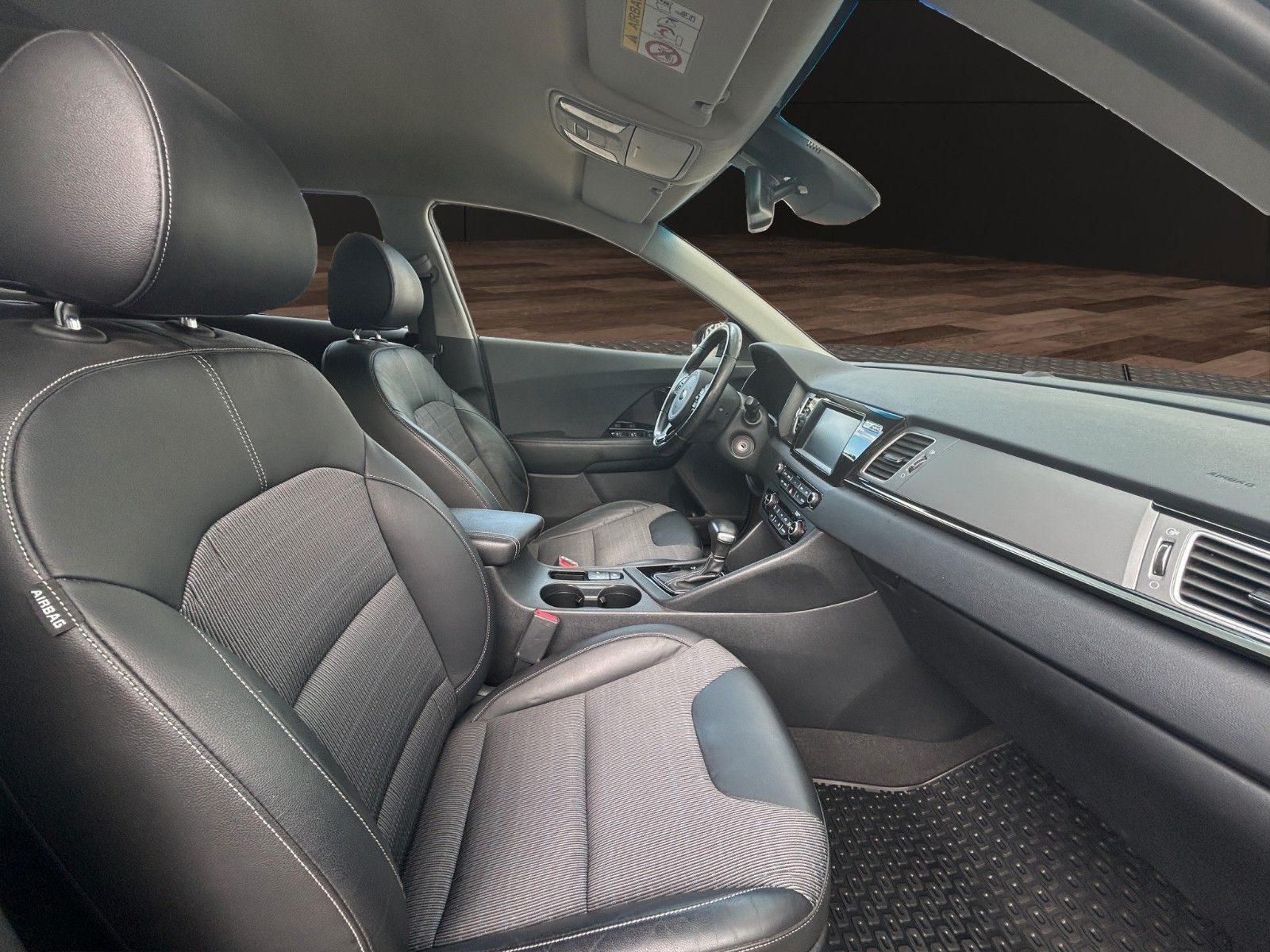 Fahrzeugabbildung Kia Niro Vision Hybrid /Automatik/NAvi/Kamara