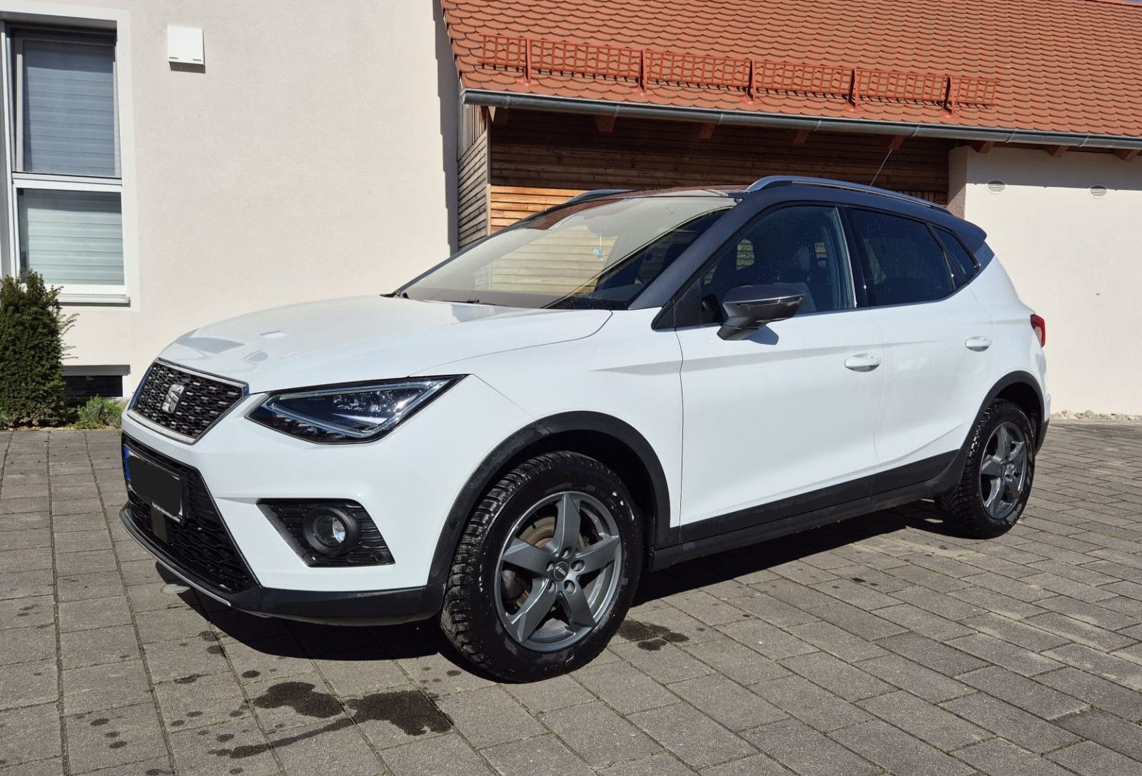 SEAT Arona 1.0 TSI*DSG*LED*Navi*S/W-Räder*HU+Service