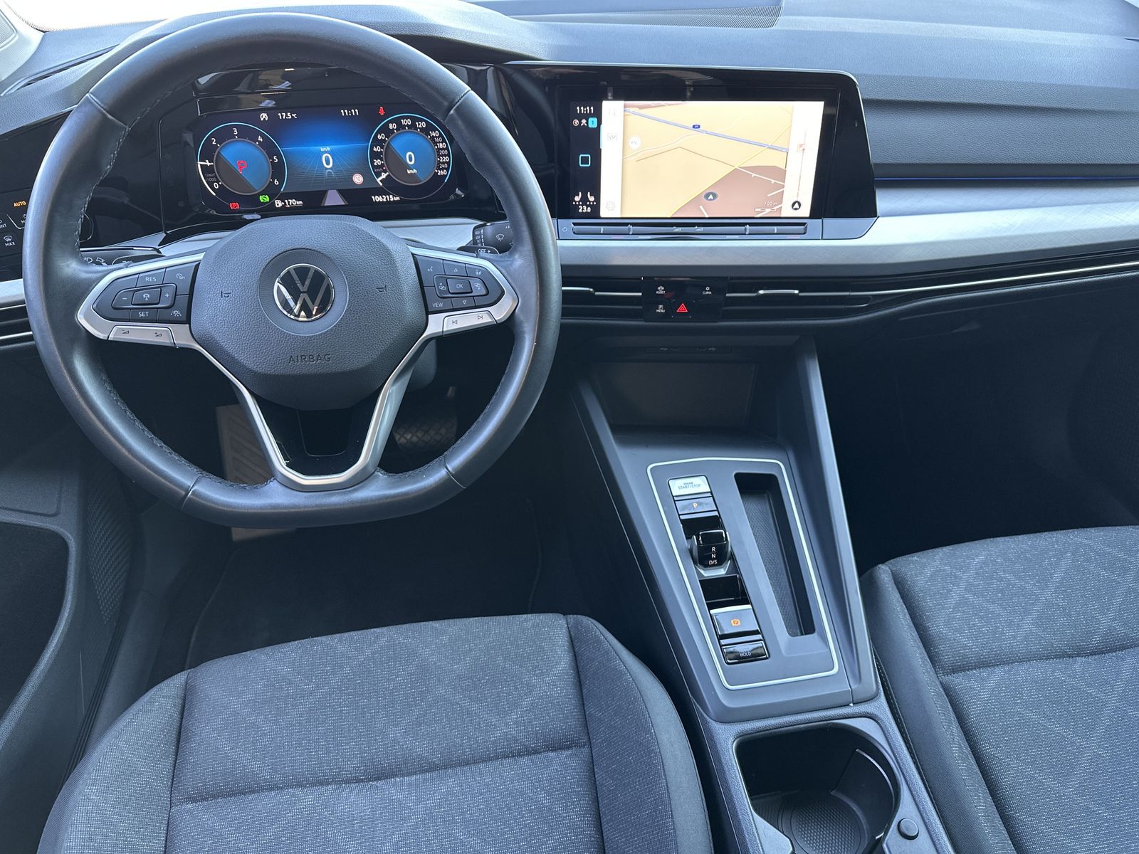 Fahrzeugabbildung Volkswagen Golf Variant 2.0 TDI DSG Life NAV+LED+KAM+AHK+VC