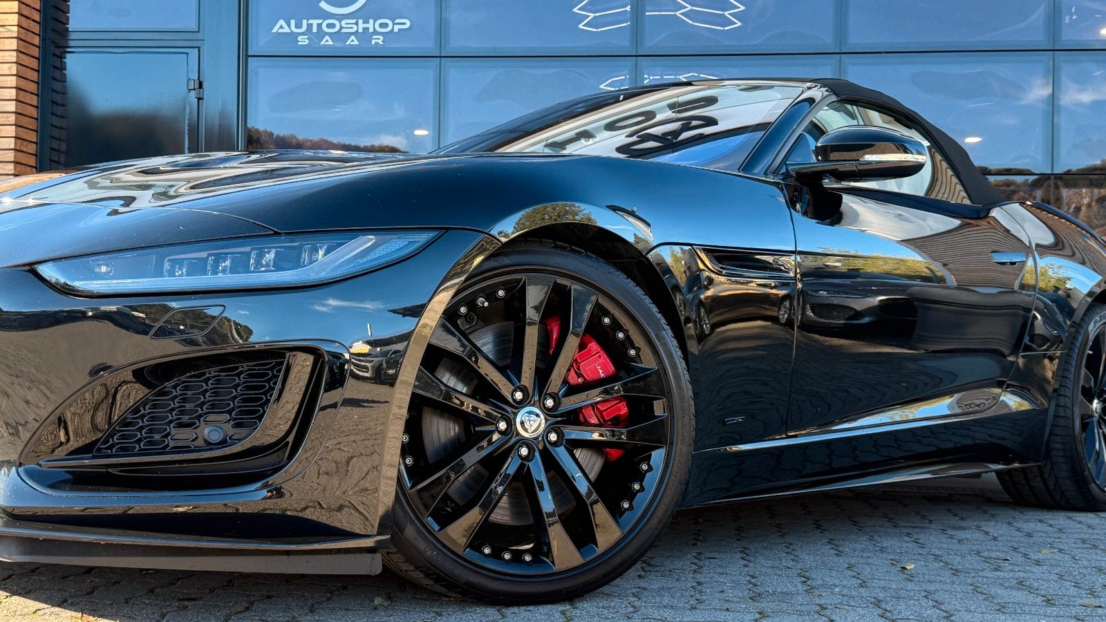 JAGUAR F-Type F-Type P450 AWD R-Dynamic Black Pixel-Led – Ansicht 4
