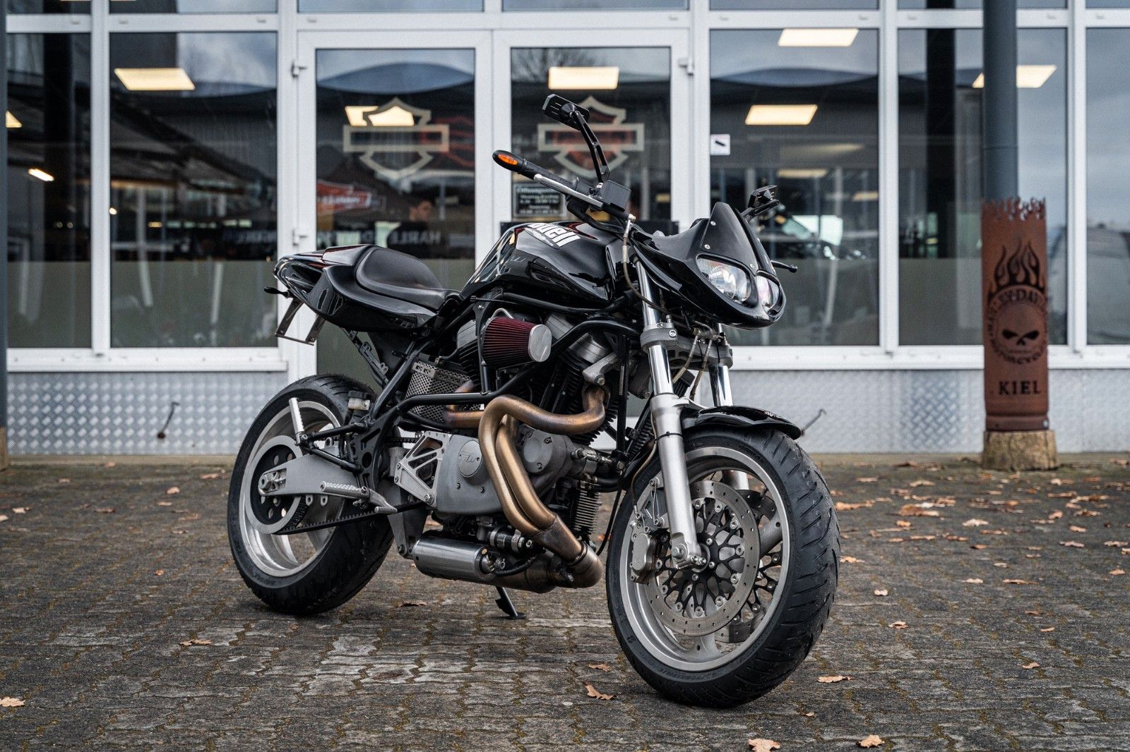 Fahrzeugabbildung Buell CYCLONE Sport Luftfilter Supertrapp Auspuff