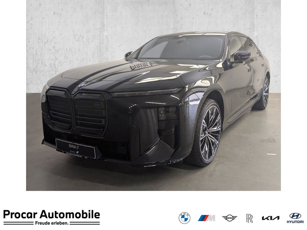 BMW i7