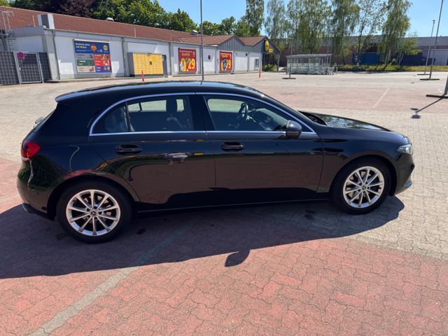 MERCEDES-BENZ A 220 DCT -
