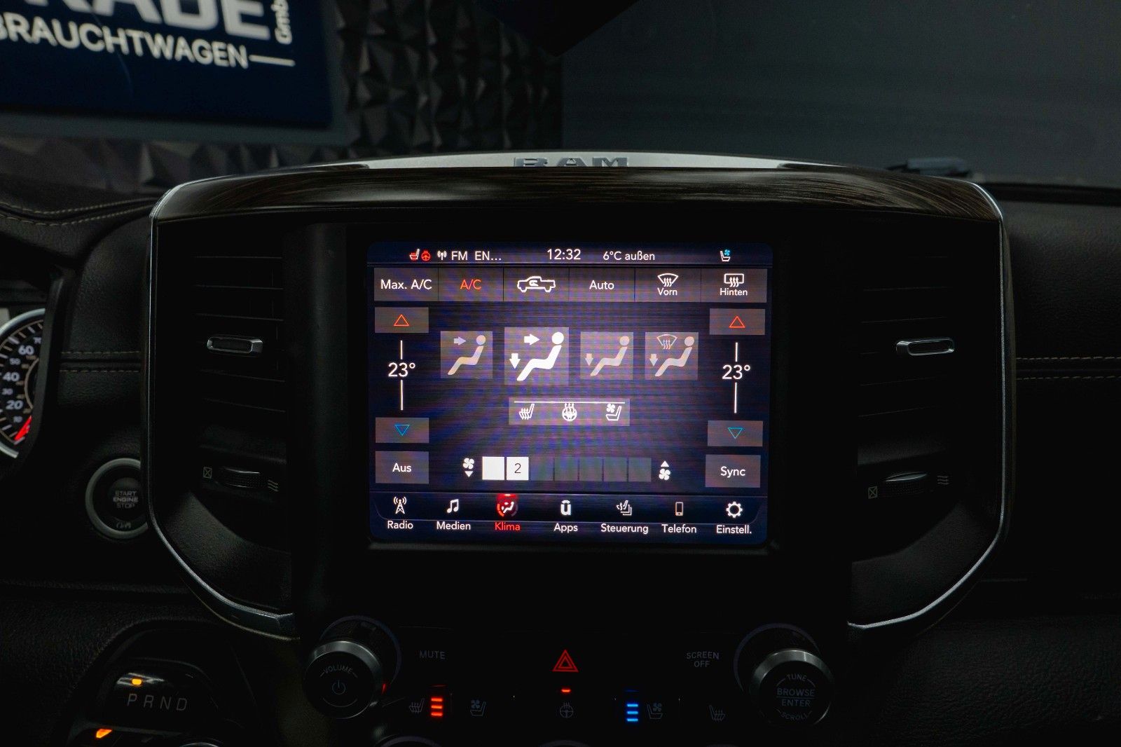 Fahrzeugabbildung Dodge RAM 5.7 V8 HEMI 4x4 LARAMIE Offroad Night LED