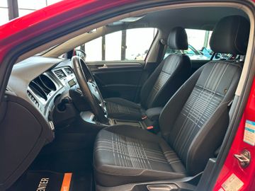 Volkswagen Golf VII Lim. Lounge BMT *PDC*