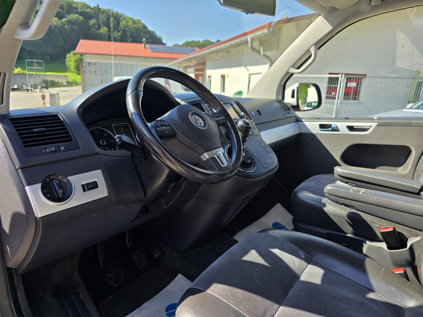 Volkswagen T5 Transporter Bus Multivan Edition 25