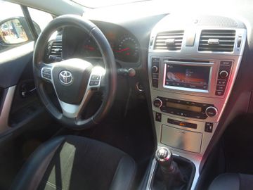 Toyota Avensis - 12